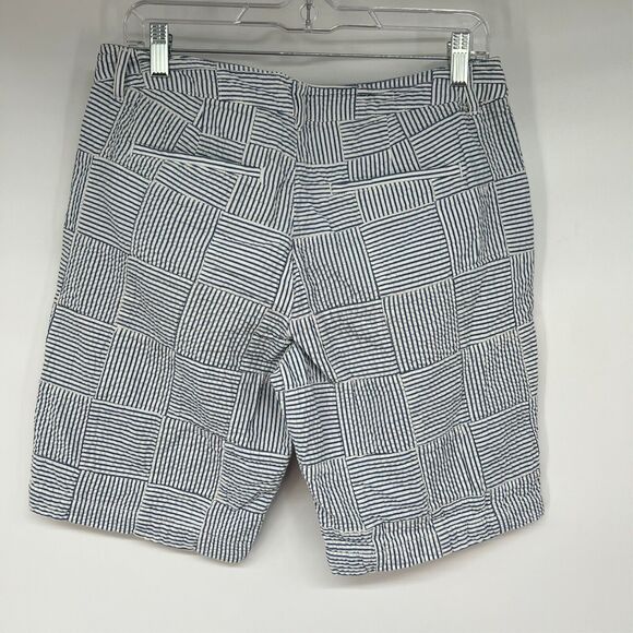 L.L. Bean Seersucker Shorts Womens 8 Blue Favorite Fit Chino Patchwork Stripe - Picture 2 of 7